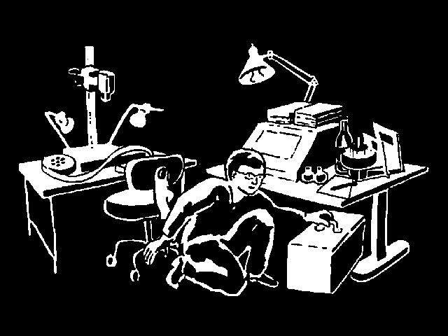 Arbeitstisch im Trickbüro Atelier mit Objekten, Kamera, Bürolampe, Zeichentrickfilm Leuchtpult, Weinflasche, Filmrolle